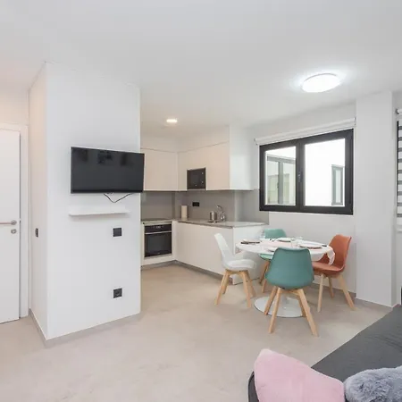 2br New Pretty Next To Canteras Apartment
