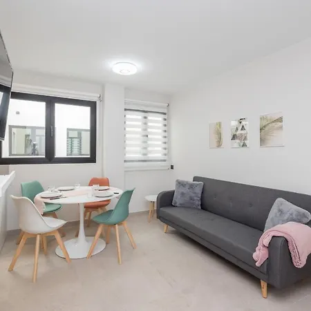 2br New Pretty Next To Canteras *
