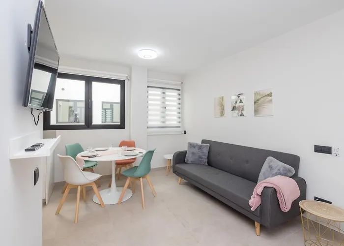 2br New Pretty Next To Canteras *