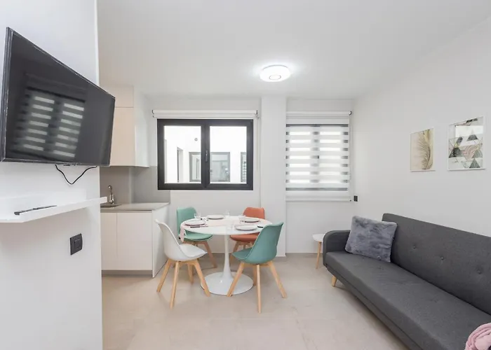 2br New Pretty Next To Canteras